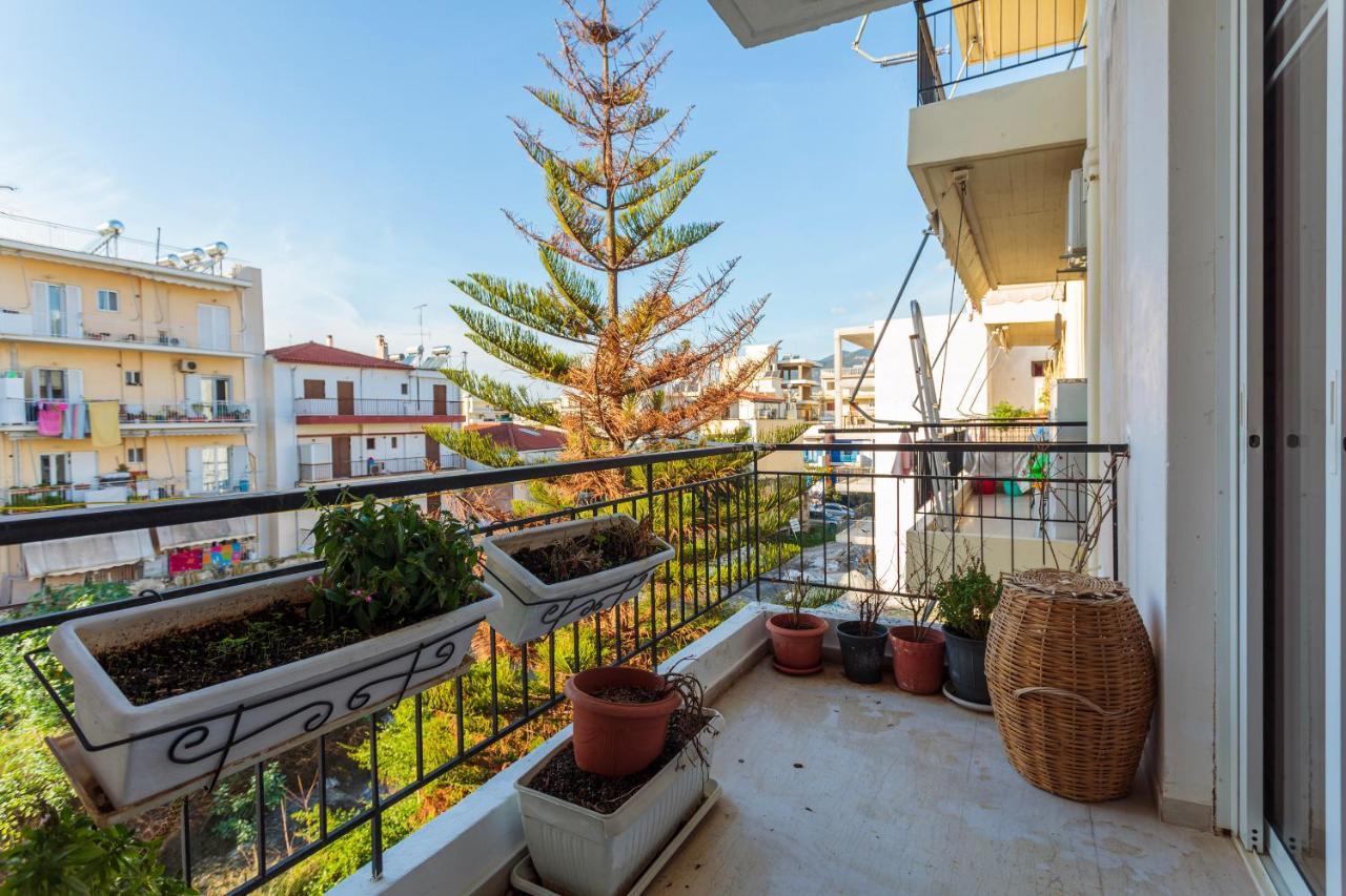 Bright Comfy Flat Near The Beach & The City Center Calamata Exterior foto